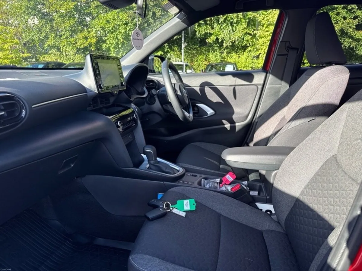 Toyota Yaris Cross YARIS CROSS LUNA SPORT - Image 6