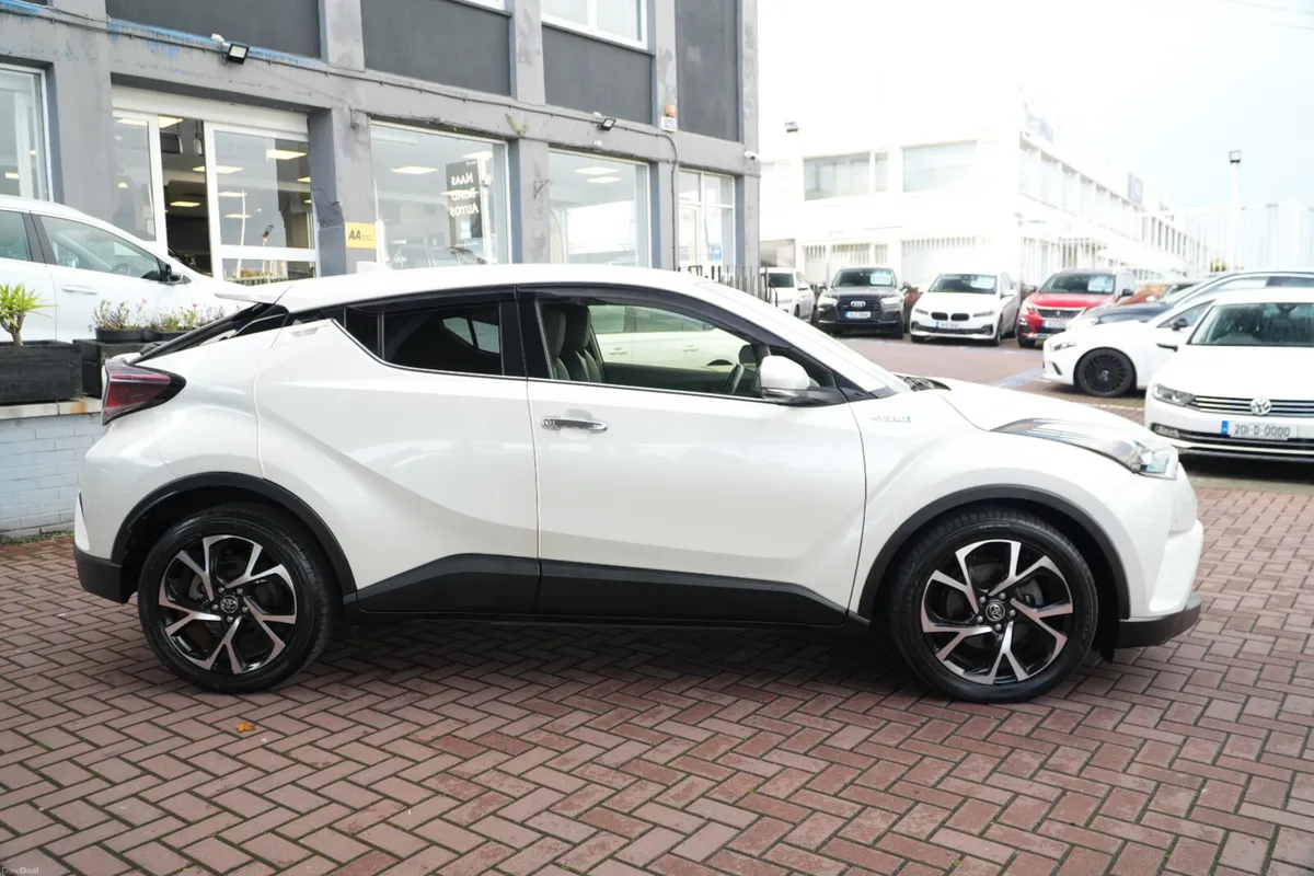 2018 TOYOTA C-HR 1.8 PETROL HYBRID SYNERGY DRIVE - Image 3