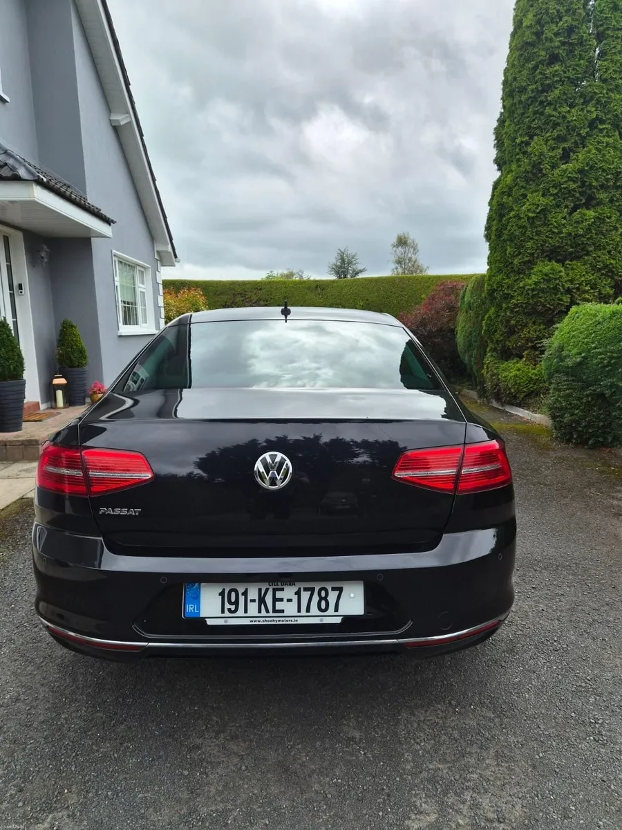 Volkswagen Passat 2019 - Image 4