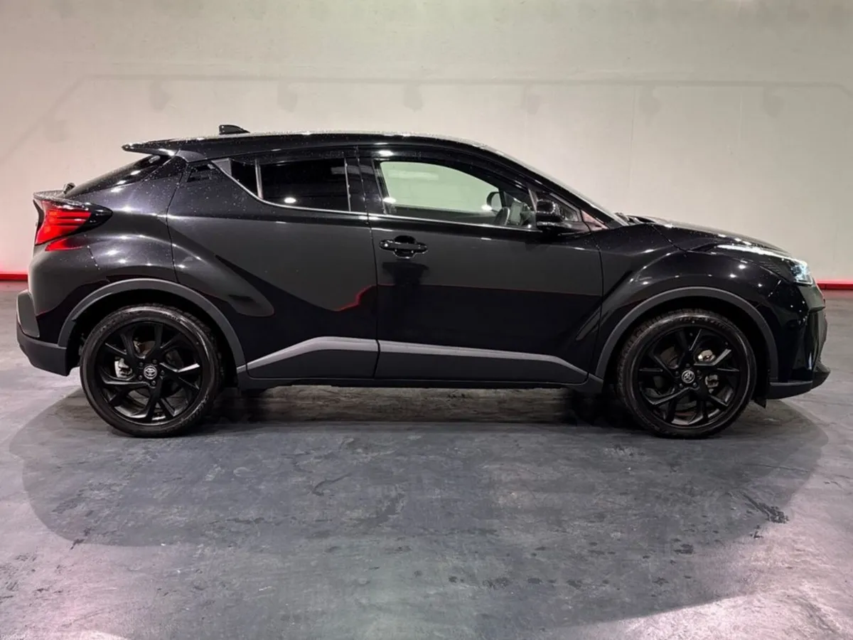 Toyota C-HR G MODE NERO EDITION - 1.8 HYBIRD AUTOM - Image 2