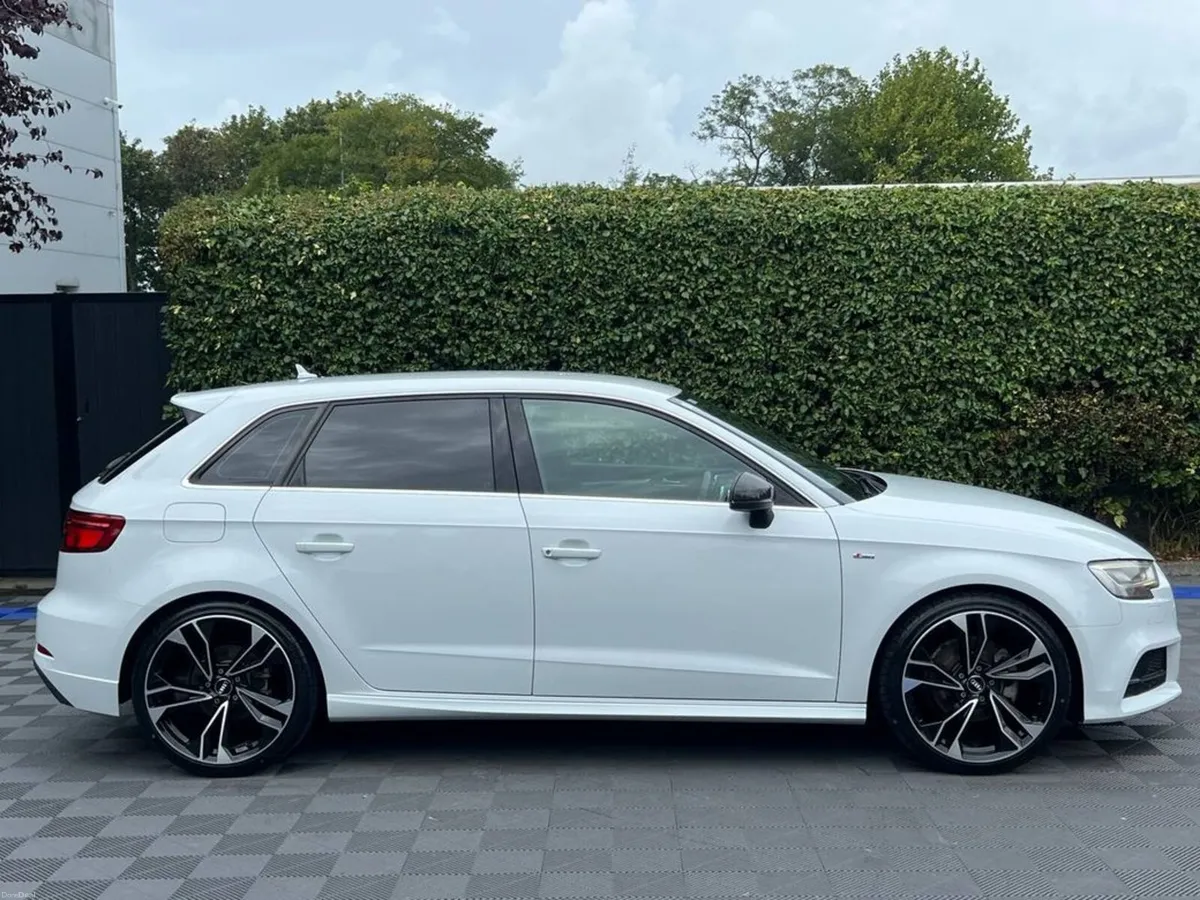 Audi A3 S-LINE 1.4 TFSI AUTO // NEW 19" ALLOYS // - Image 2