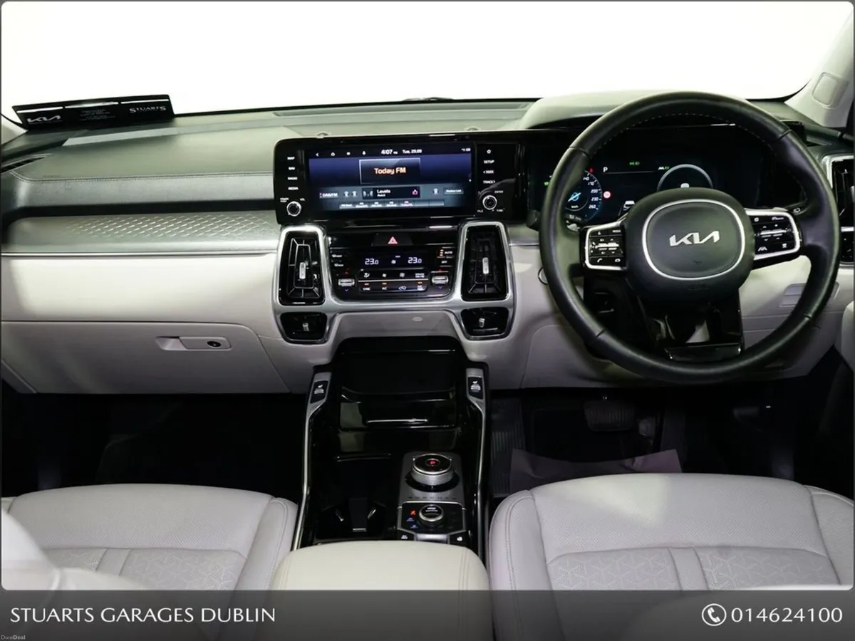 Kia Sorento Phev K3 5DR Auto 7 Seat -- * 7 Seat * - Image 4