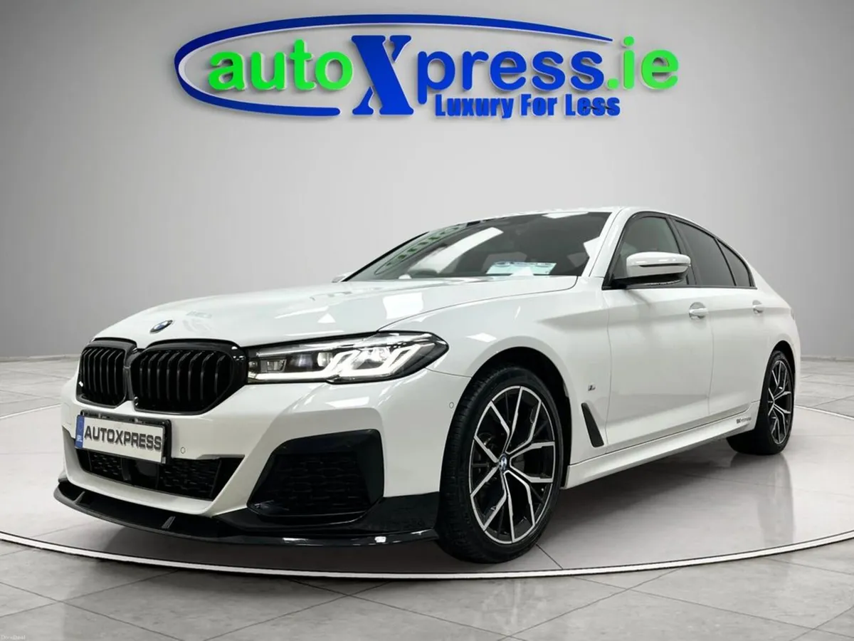 BMW 5-Series M SPORT XDRIVE 523D Automatic, Revers - Image 5