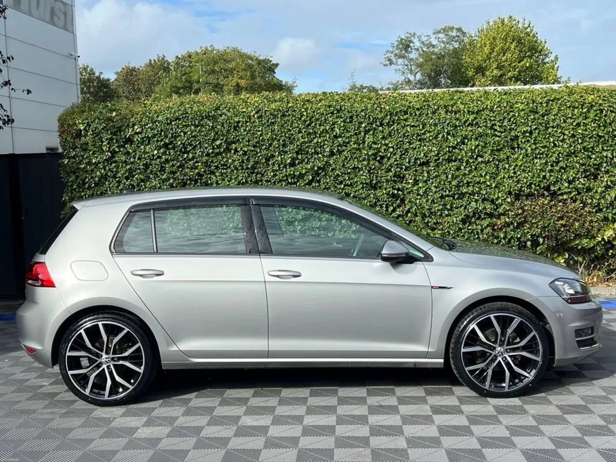 Volkswagen Golf HIGHLINE R-LINE PACK 1.4 TSI AUTO - Image 2