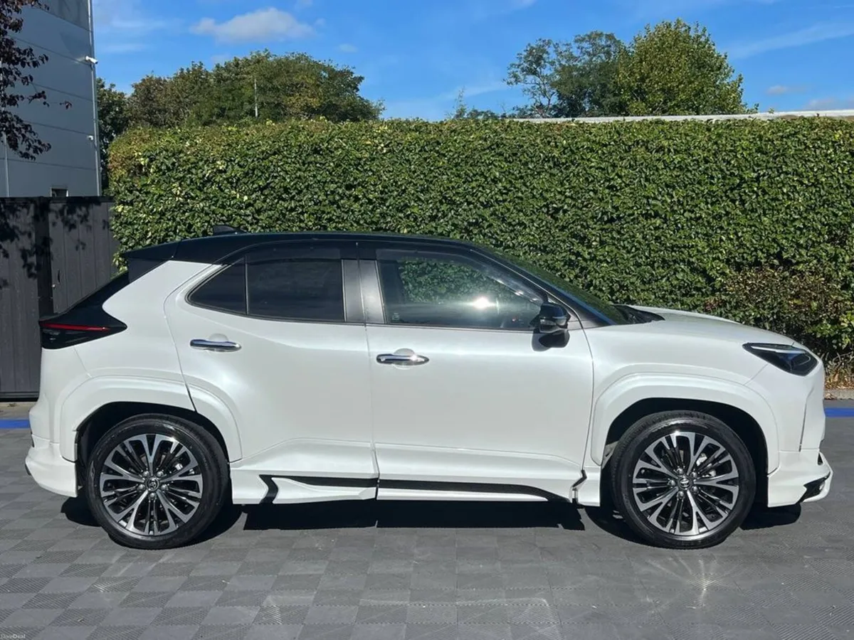 Toyota Yaris Cross Z-SPEC MODELLISTA PACK 1.5 HYBR - Image 2