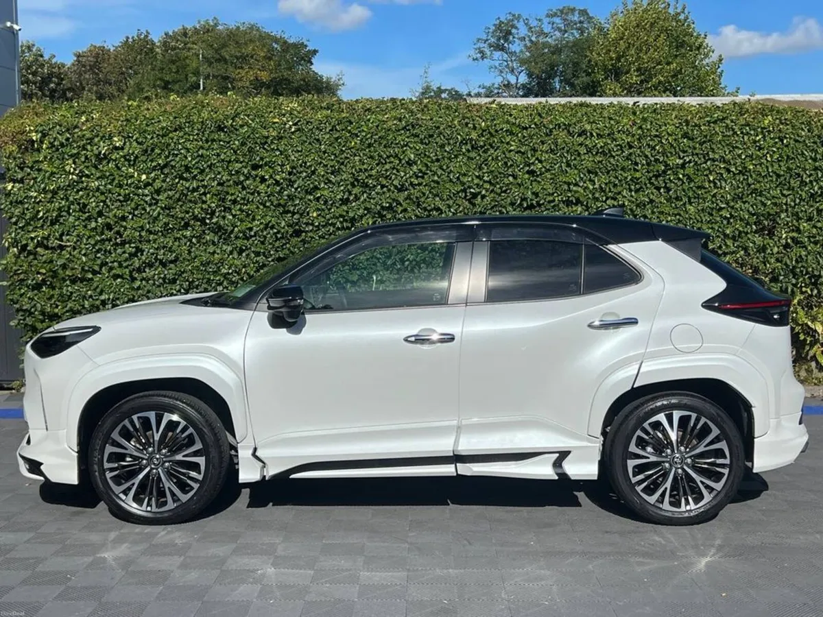 Toyota Yaris Cross Z-SPEC MODELLISTA PACK 1.5 HYBR - Image 3