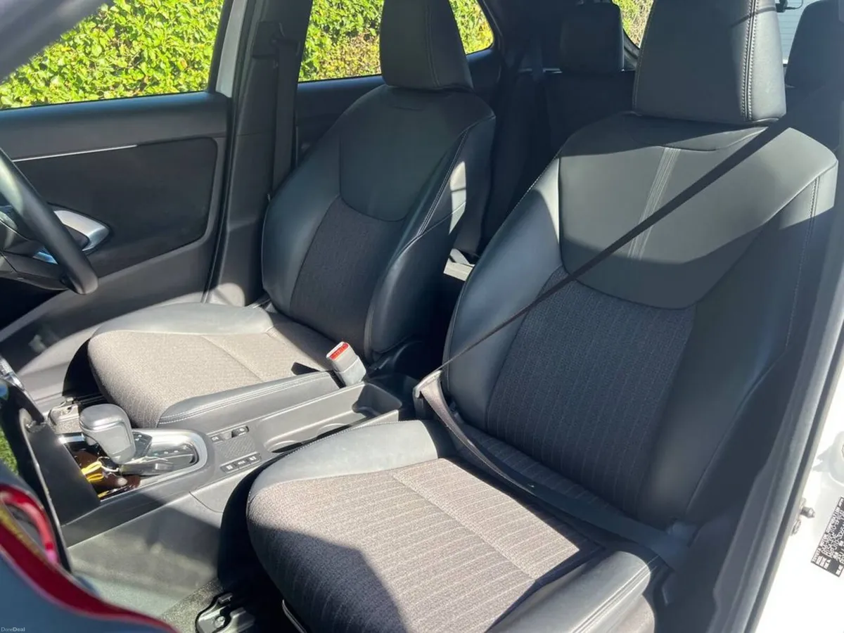 Toyota Yaris Cross Z-SPEC MODELLISTA PACK 1.5 HYBR - Image 6