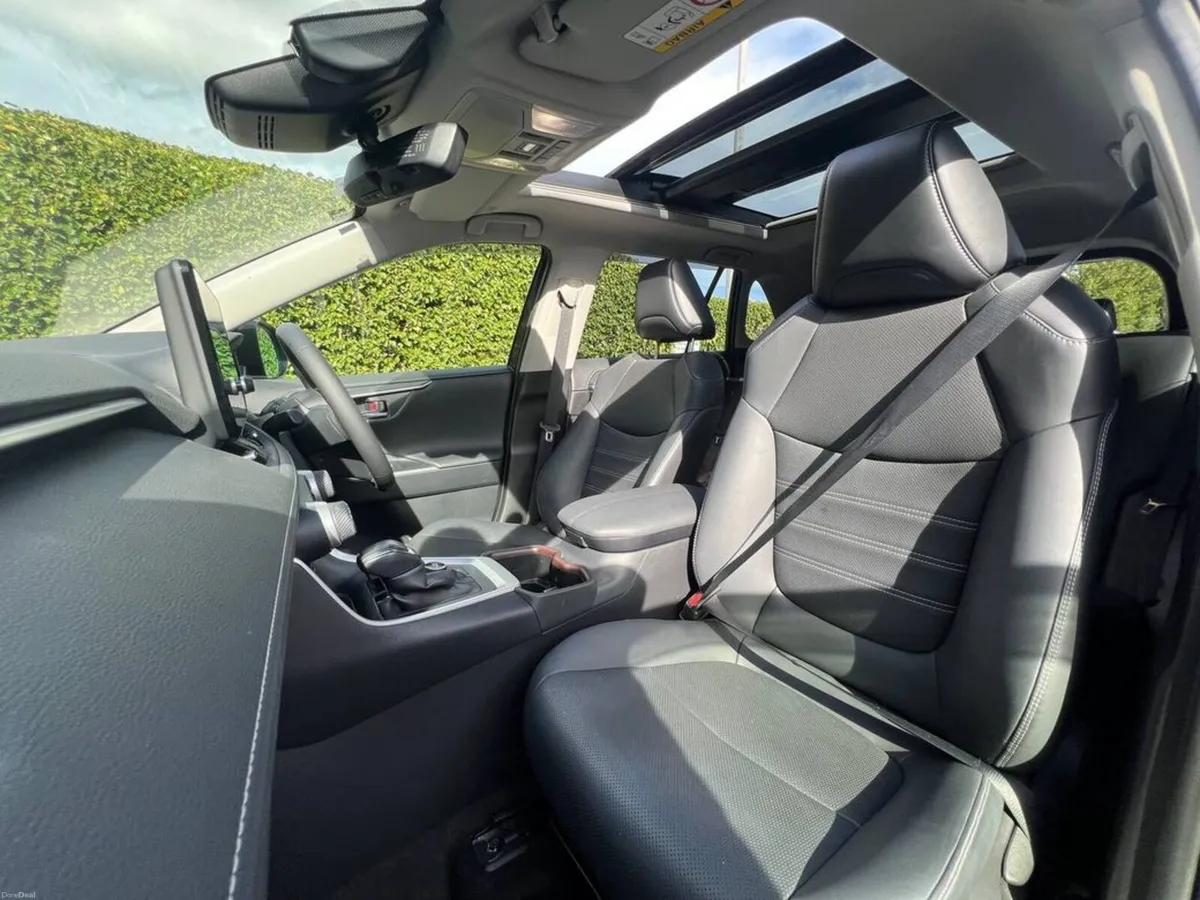 Toyota RAV4 G-SPEC 2.5 HYBRID AWD AUTO // OPENING - Image 2