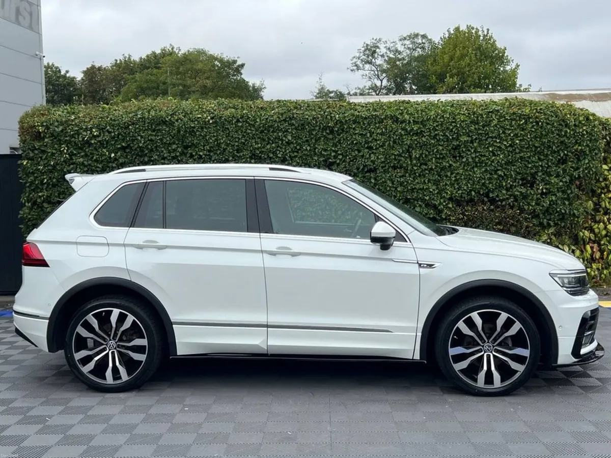 Volkswagen Tiguan R-LINE 2.0 TDI 4MOTION AUTO // P - Image 2