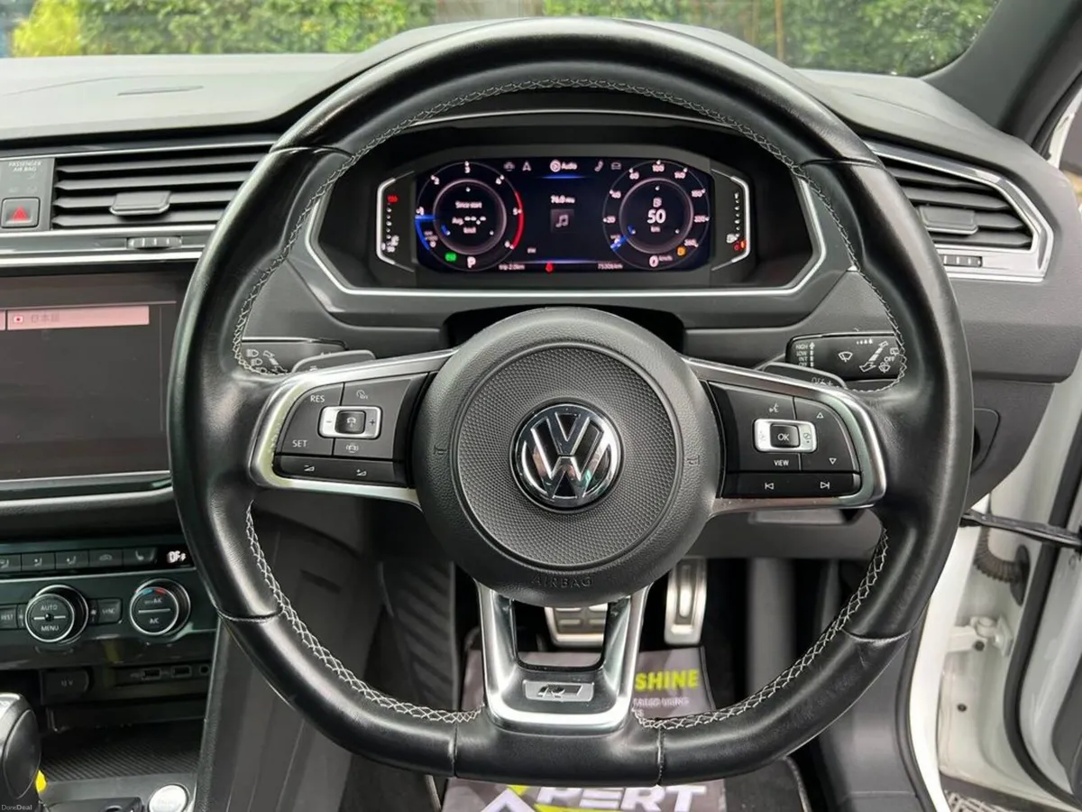 Volkswagen Tiguan R-LINE 2.0 TDI 4MOTION AUTO // P - Image 4