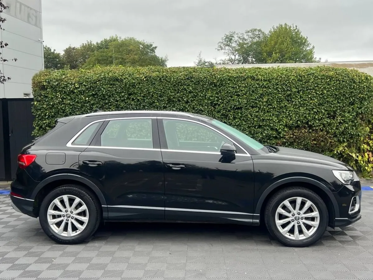 Audi Q3 35TDI 2.0 AUTO // APPLE CARPLAY/ANDROID AU - Image 2
