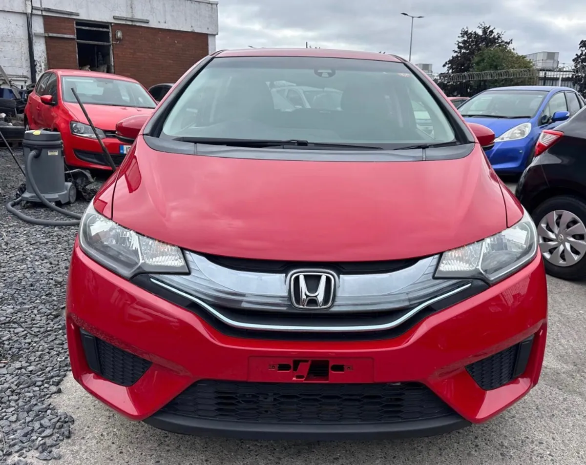Honda Fit 2015 1.5 Hybrid Auto/ New Nct / warranty - Image 3
