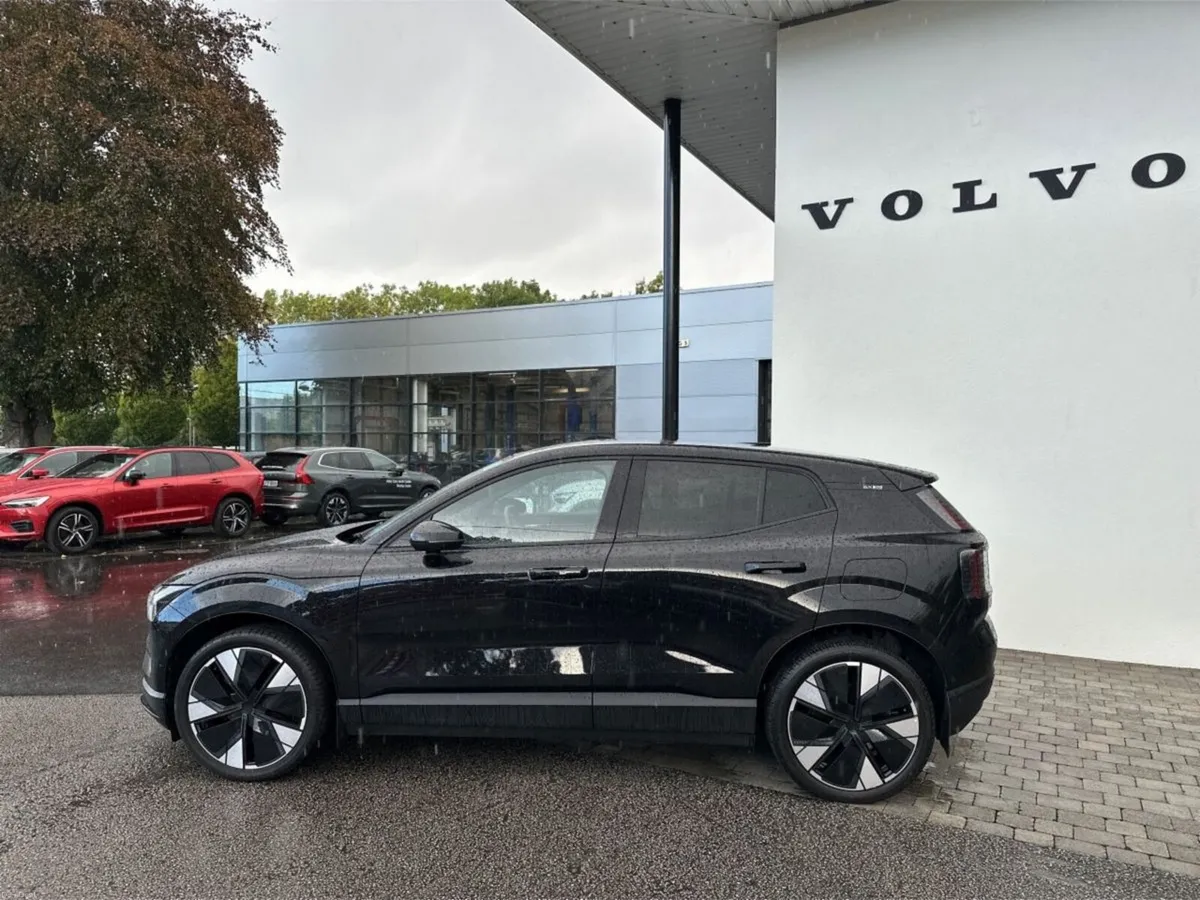 Volvo EX30 ULTRA Extended Range BEV 272hp - Image 6