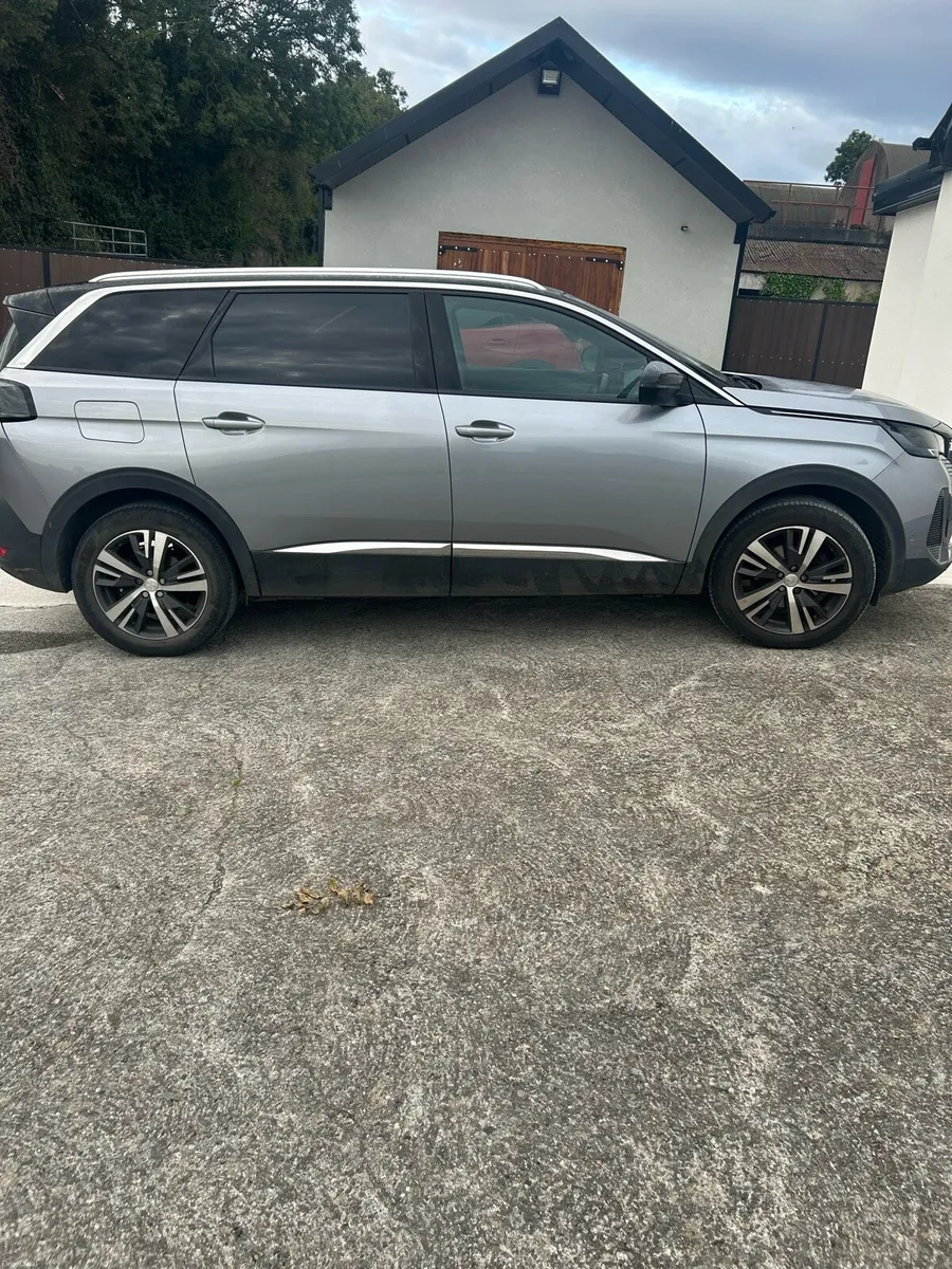 Car - Image 1