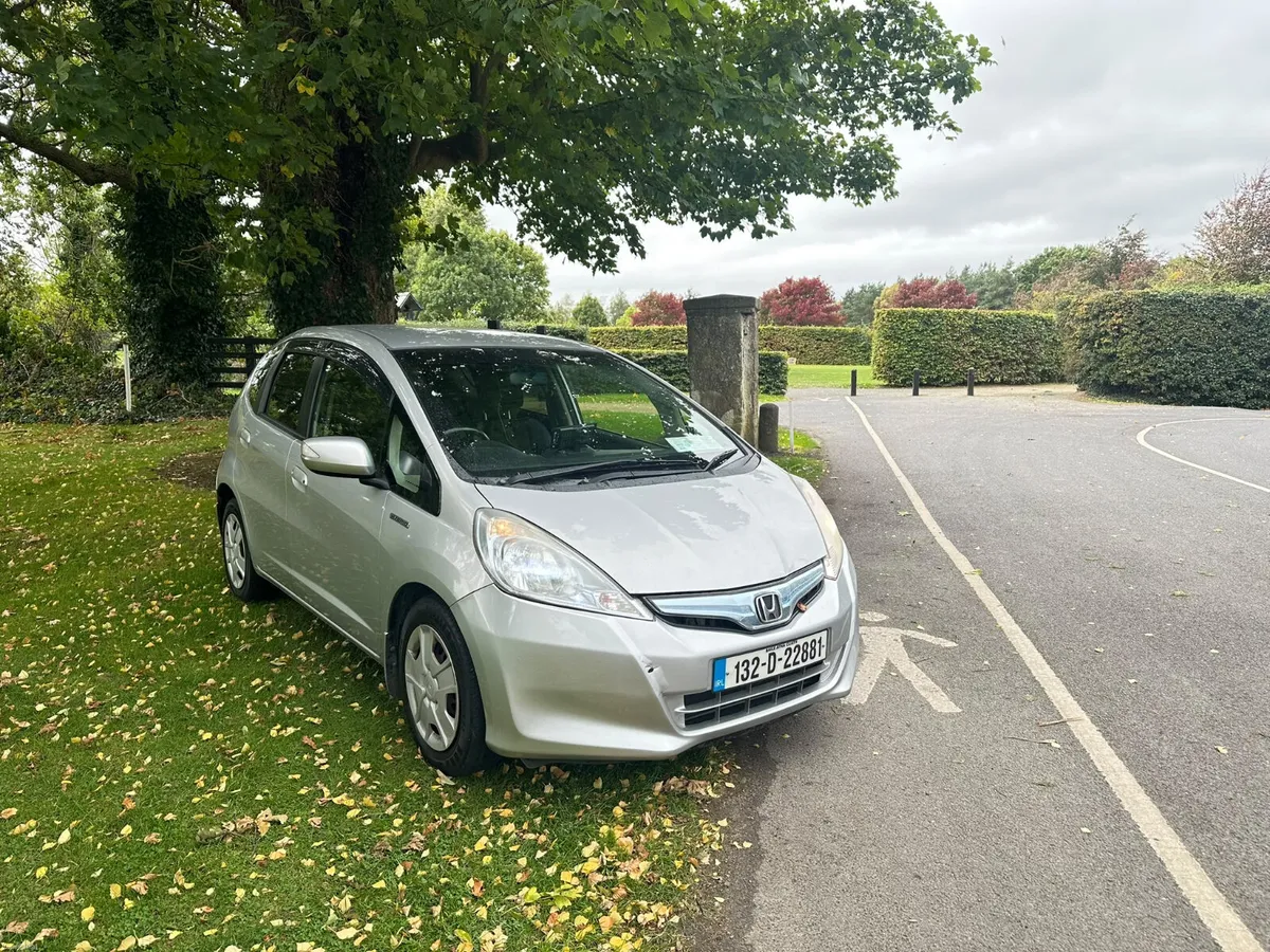 Honda Fit 2013 Automatic NCT 04/27 Tax 08/27 - Image 2