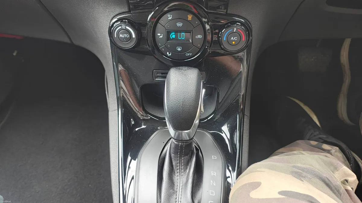 2015 Ford Fiesta Automatic - Image 6