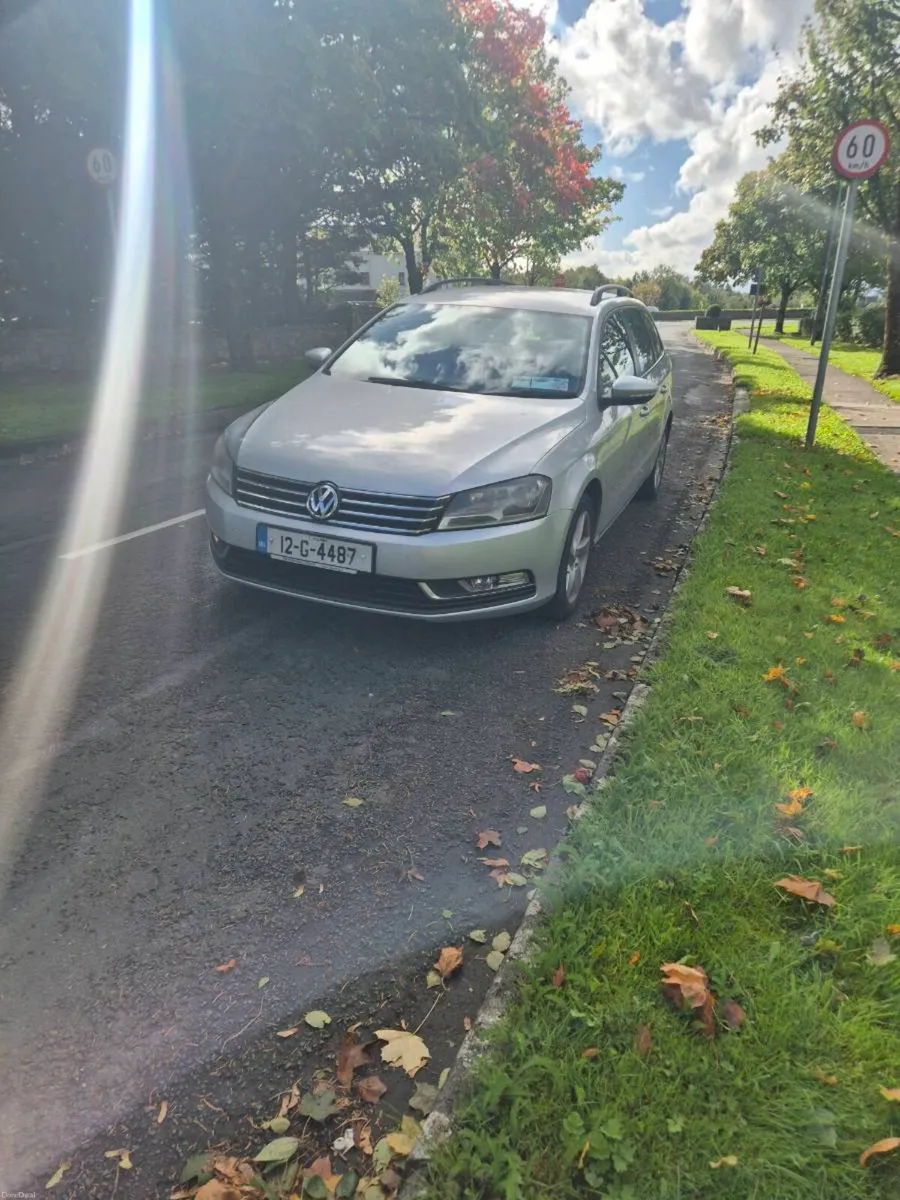 VOLKSWAGEN PASSAT  DIESEL  ESTATE - Image 5