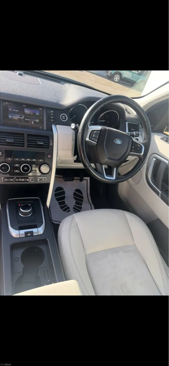 172 Land Rover discovery sport - Image 6