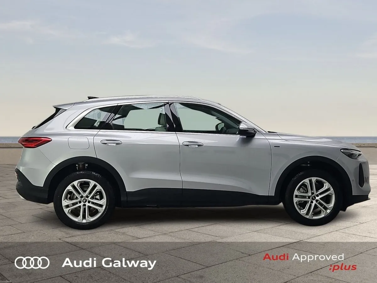 Audi Q5 €599 p/m - E-HYBRID SE QUATTRO A/T - Image 5