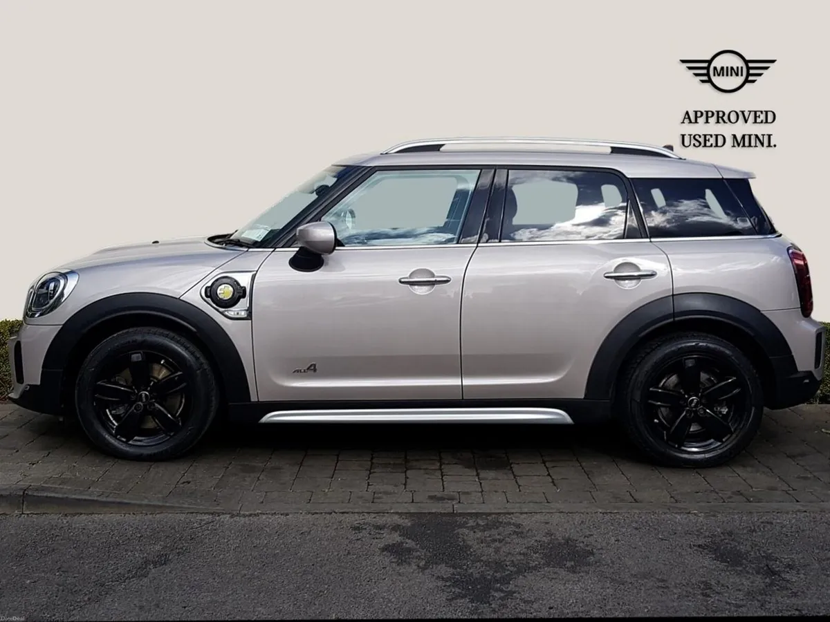 Mini Countryman Cooper SE ALL4 - Image 3