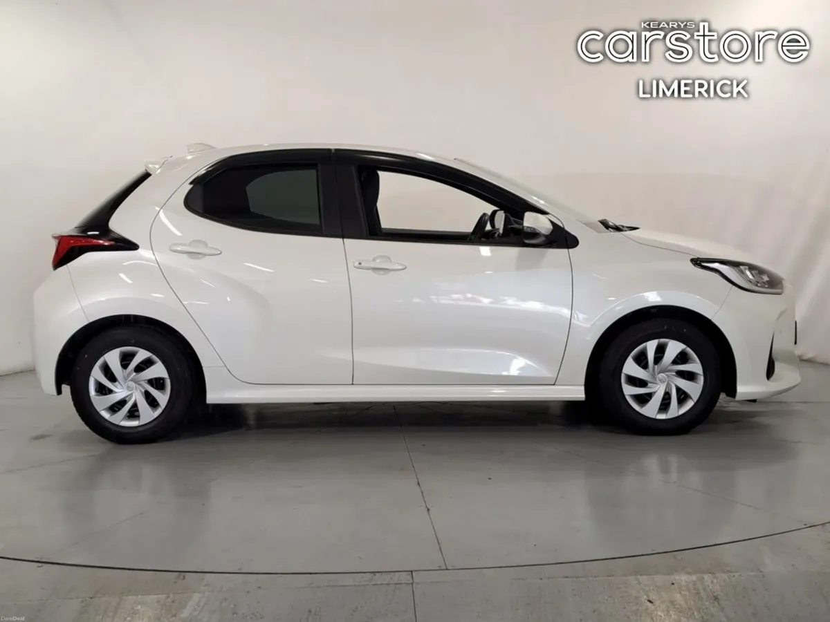 Toyota Yaris 1.5 - Image 2