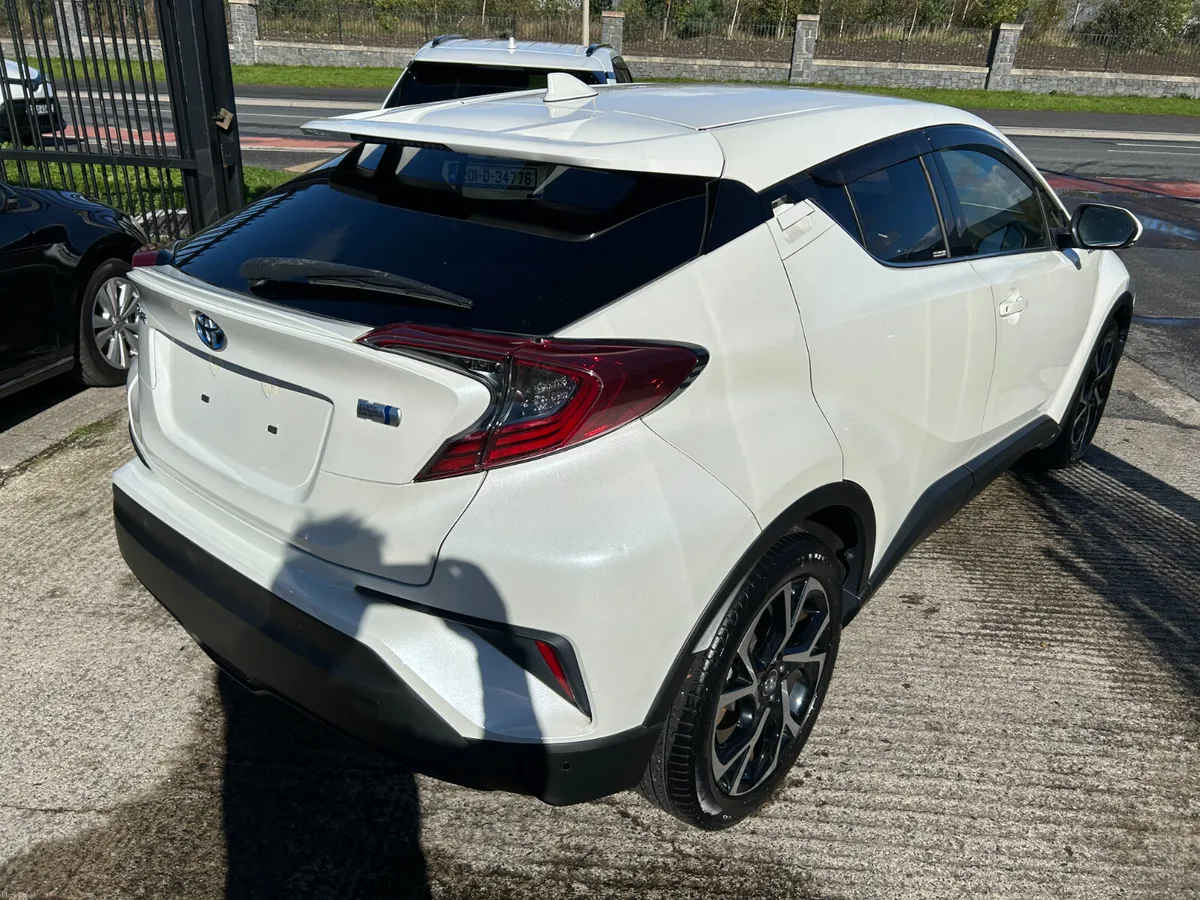 TOYOTA C-HR 2019, 1.8 HYBRID AUTO LOW KM HIGH SPEC - Image 4