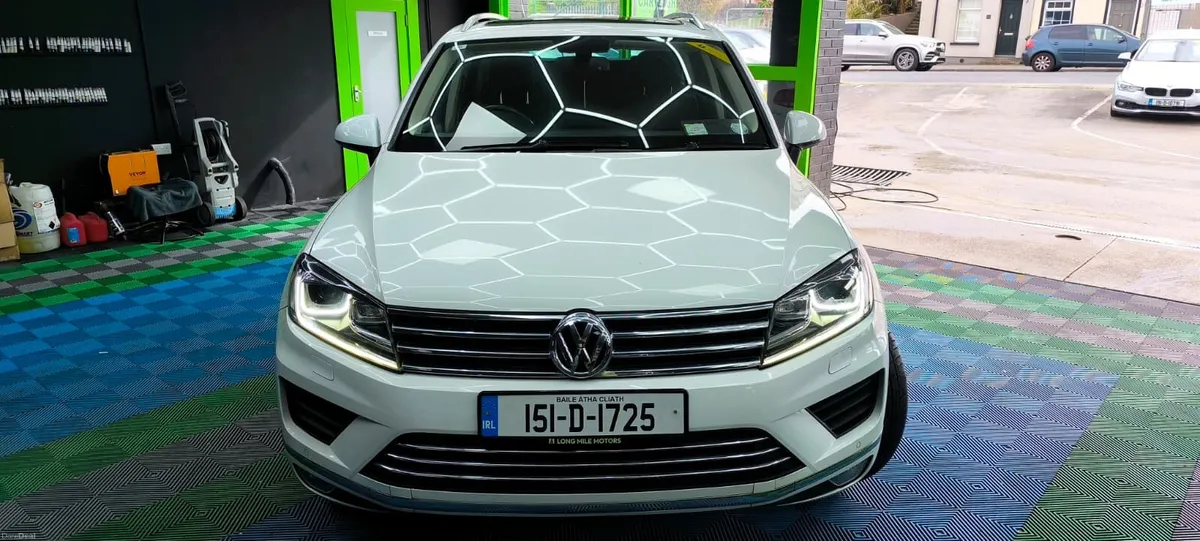 Volkswagen Touareg 2015 - Image 2