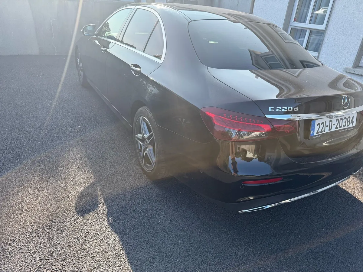 Mercedes-Benz E-Class 2022 - Image 3