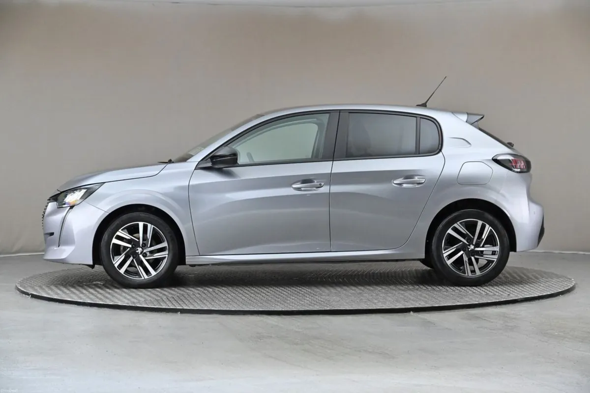 Peugeot 208 1.2 ACTIVE DELUXE 5SPD - Image 5