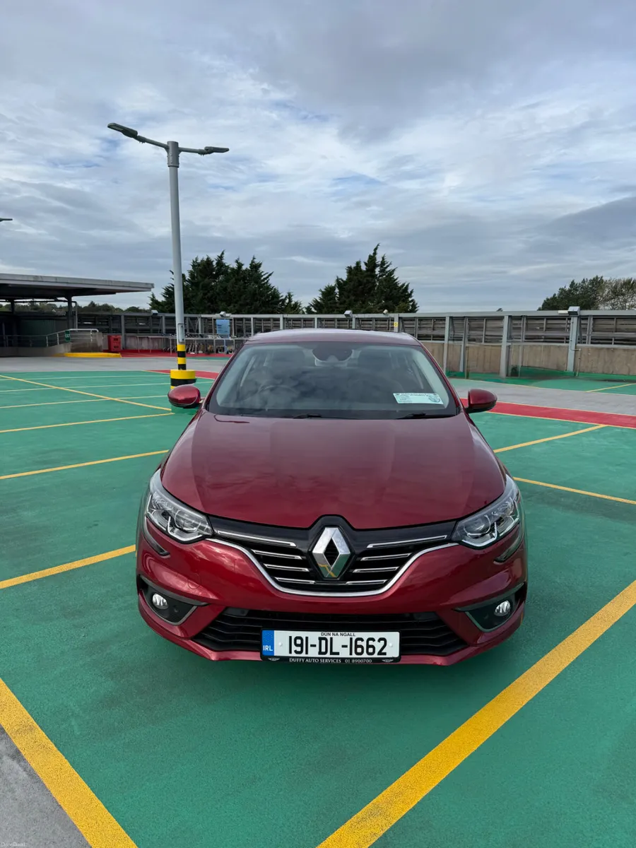 191 Renault Megane 1.5 Diesel - LOW MILEAGE - Image 2