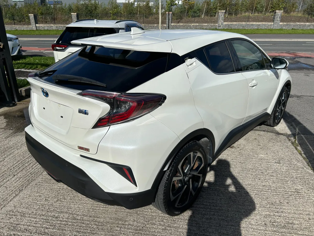 TOYOTA C-HR 2017, 1.8 HYBRID AUTO LOW KM HIGH SPEC - Image 4