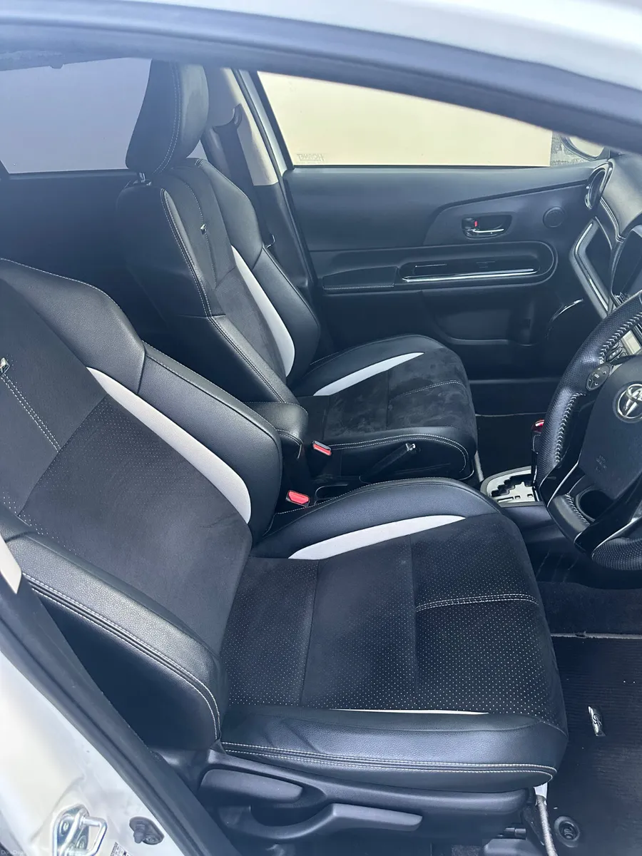 🚗 Toyota Aqua GS 2014 – 1.5 Hybrid - Image 4