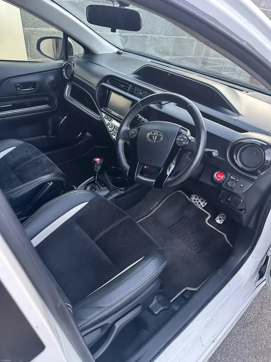 🚗 Toyota Aqua GS 2014 – 1.5 Hybrid - Image 5