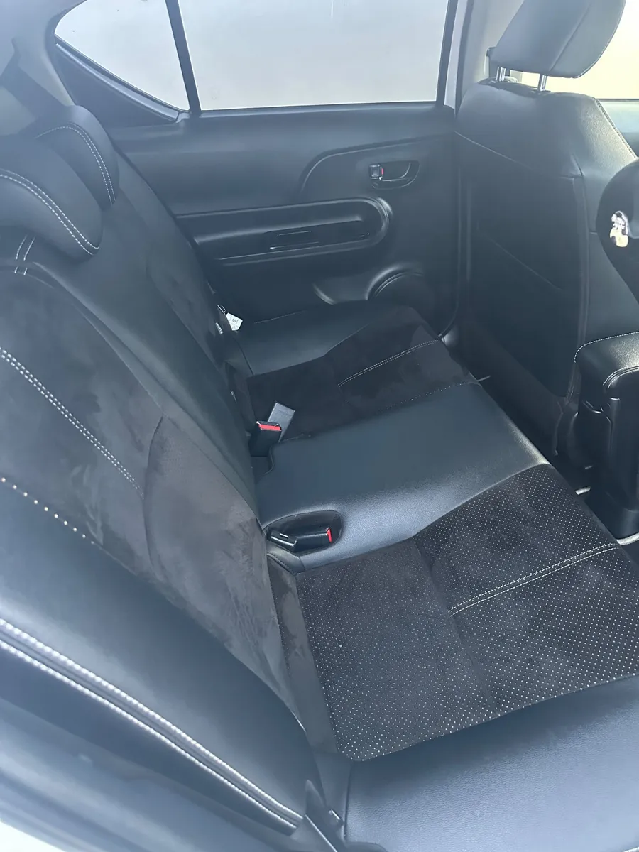 🚗 Toyota Aqua GS 2014 – 1.5 Hybrid - Image 6