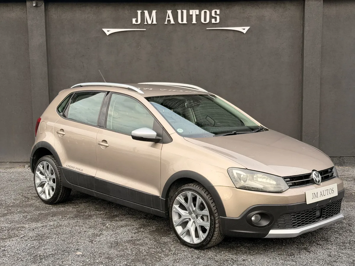 2015 VOLKSWAGEN  POLO CROSS - Image 2
