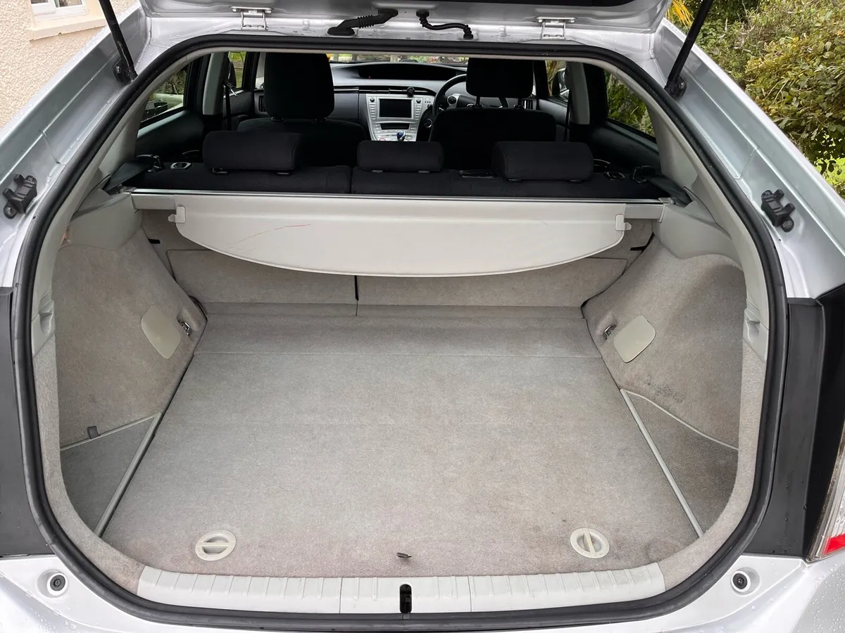 2016 Toyota Prius - Image 5
