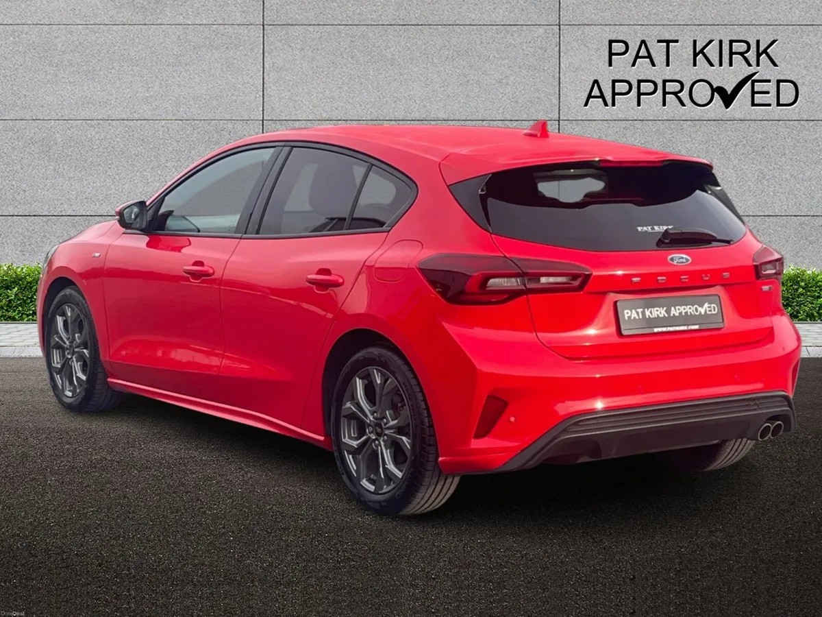 Ford Focus 1.0 EcoBoost Hybrid mHEV 155 ST-Line 5d - Image 2