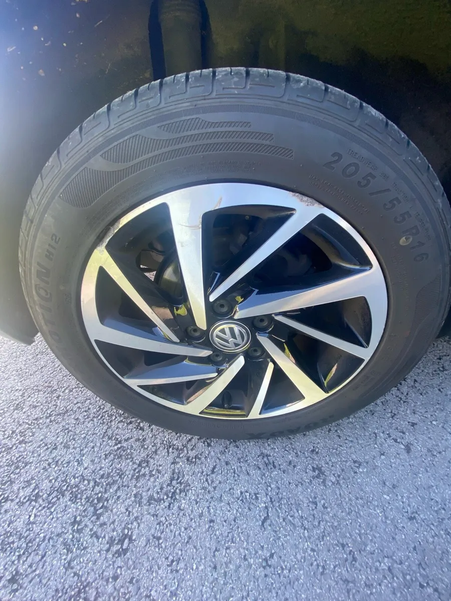Volkswagen Golf - Image 2