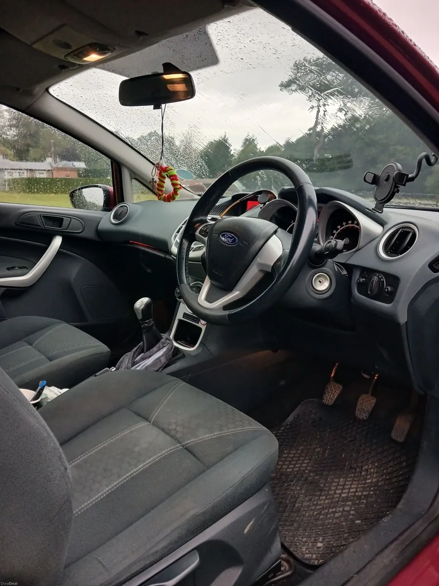 Ford Fiesta 2010 - Image 4