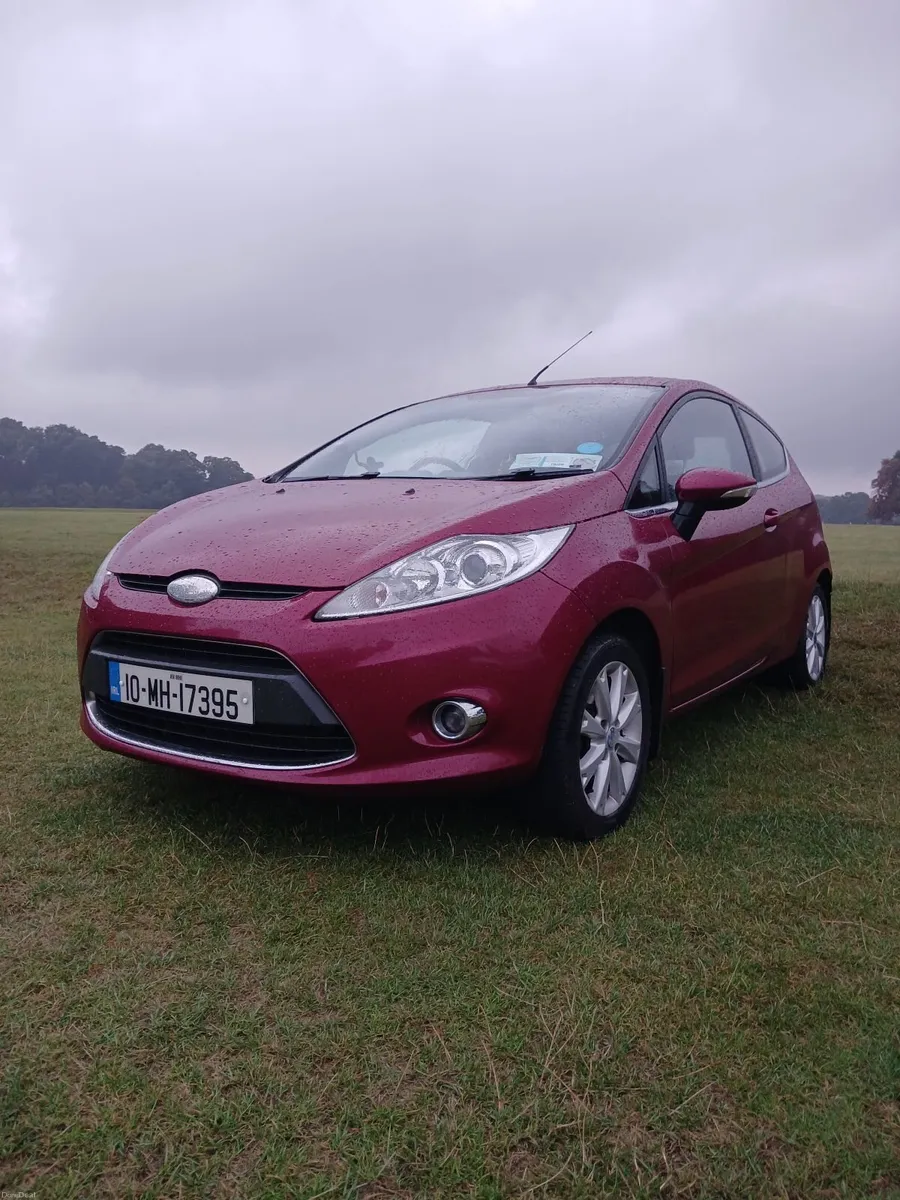 Ford Fiesta 2010 - Image 2