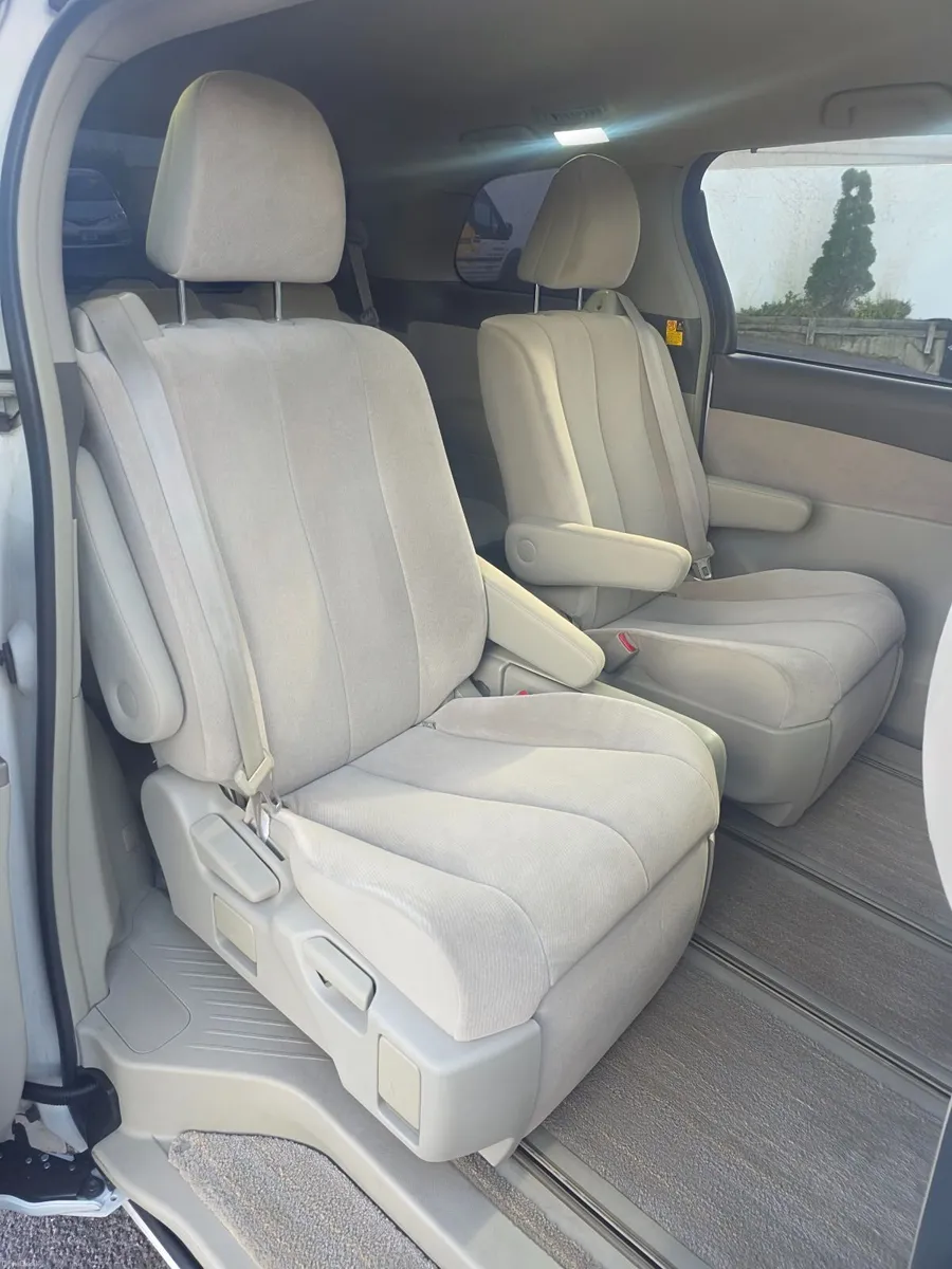 2012 Toyota Estima Hybrid - Image 4
