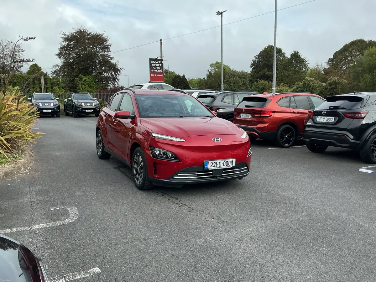 2022 Hyundai Kona Premium  EV Hatchback - Image 4