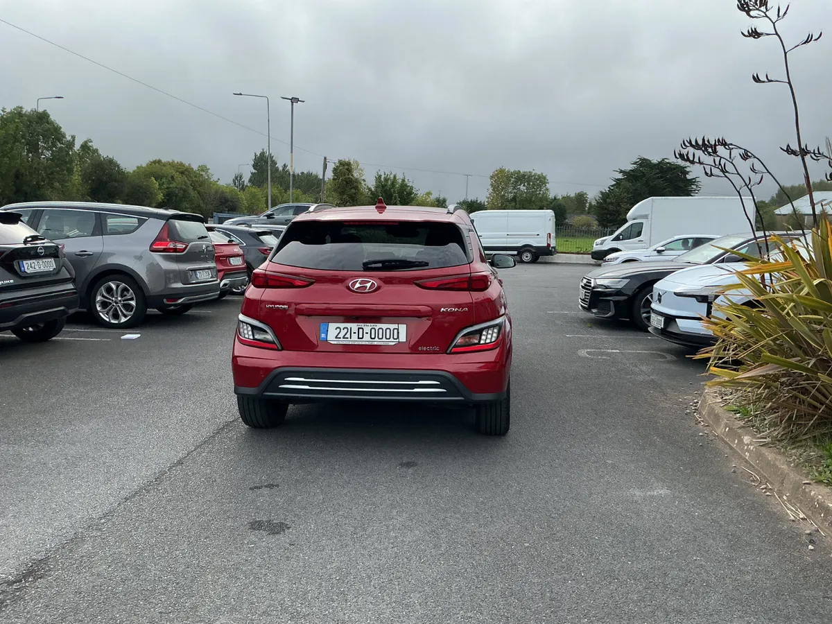 2022 Hyundai Kona Premium  EV Hatchback - Image 6