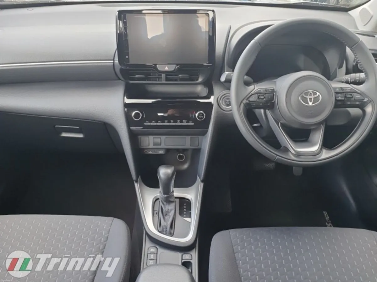 Toyota Yaris Cross LUNA ** 1.5 HYBRID AUTO **  APP - Image 2