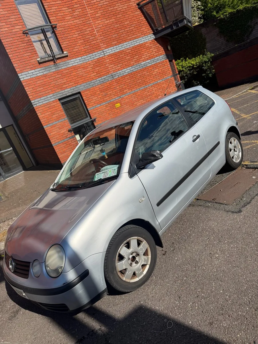 Volkswagen polo 2004 automatic - Image 1