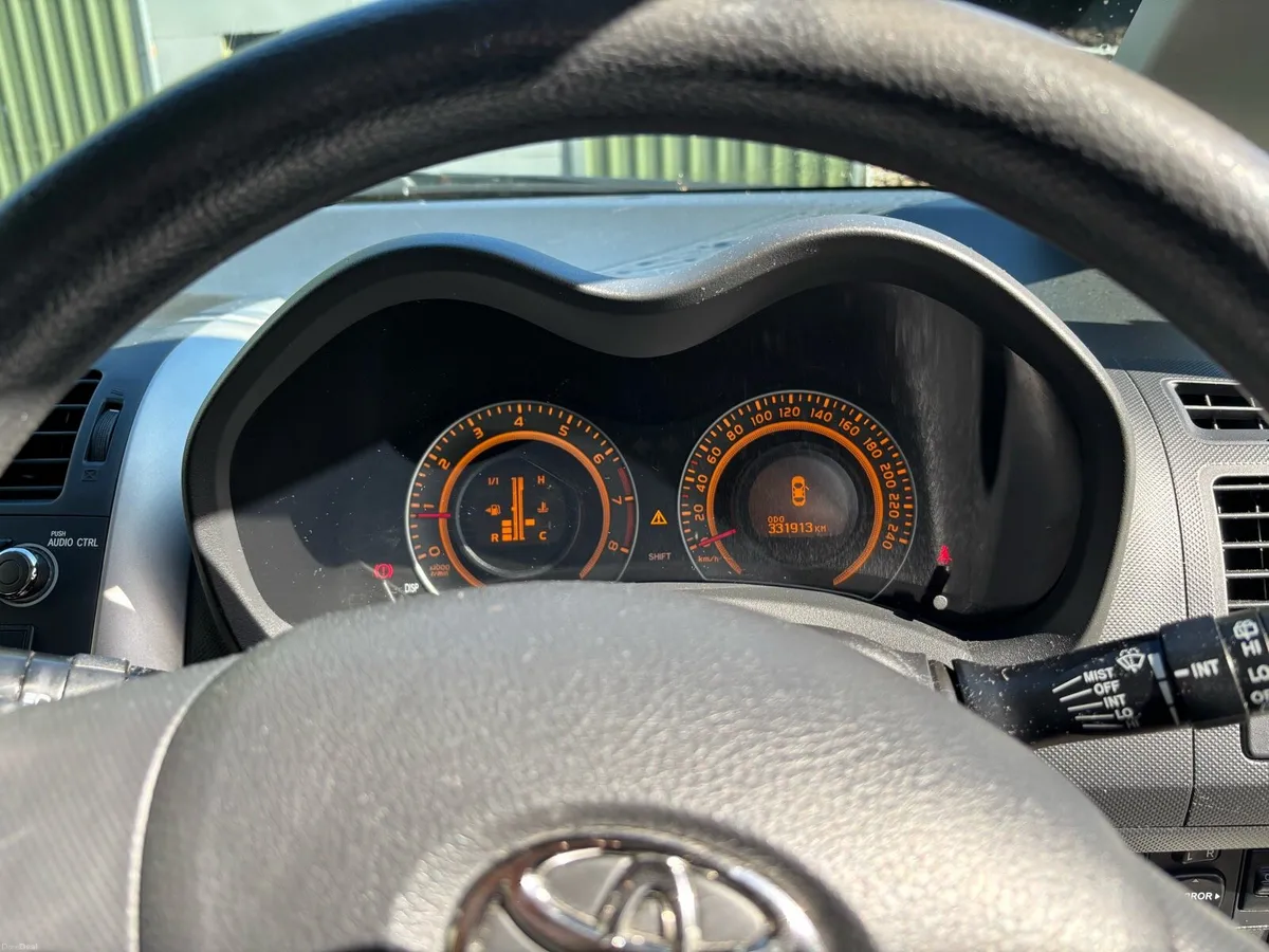 2007 Toyota Auris - Image 2