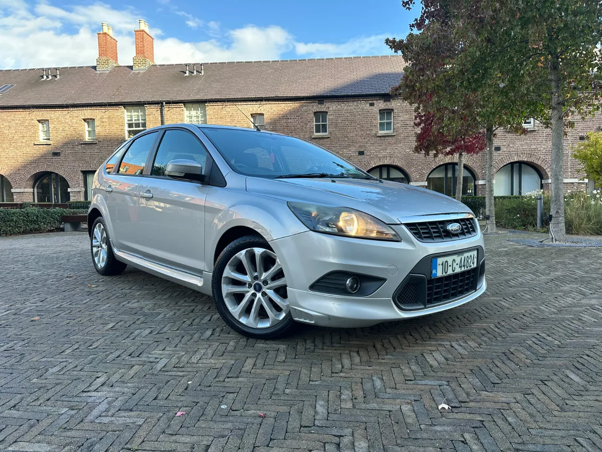 Ford Focus 2010 - Image 1