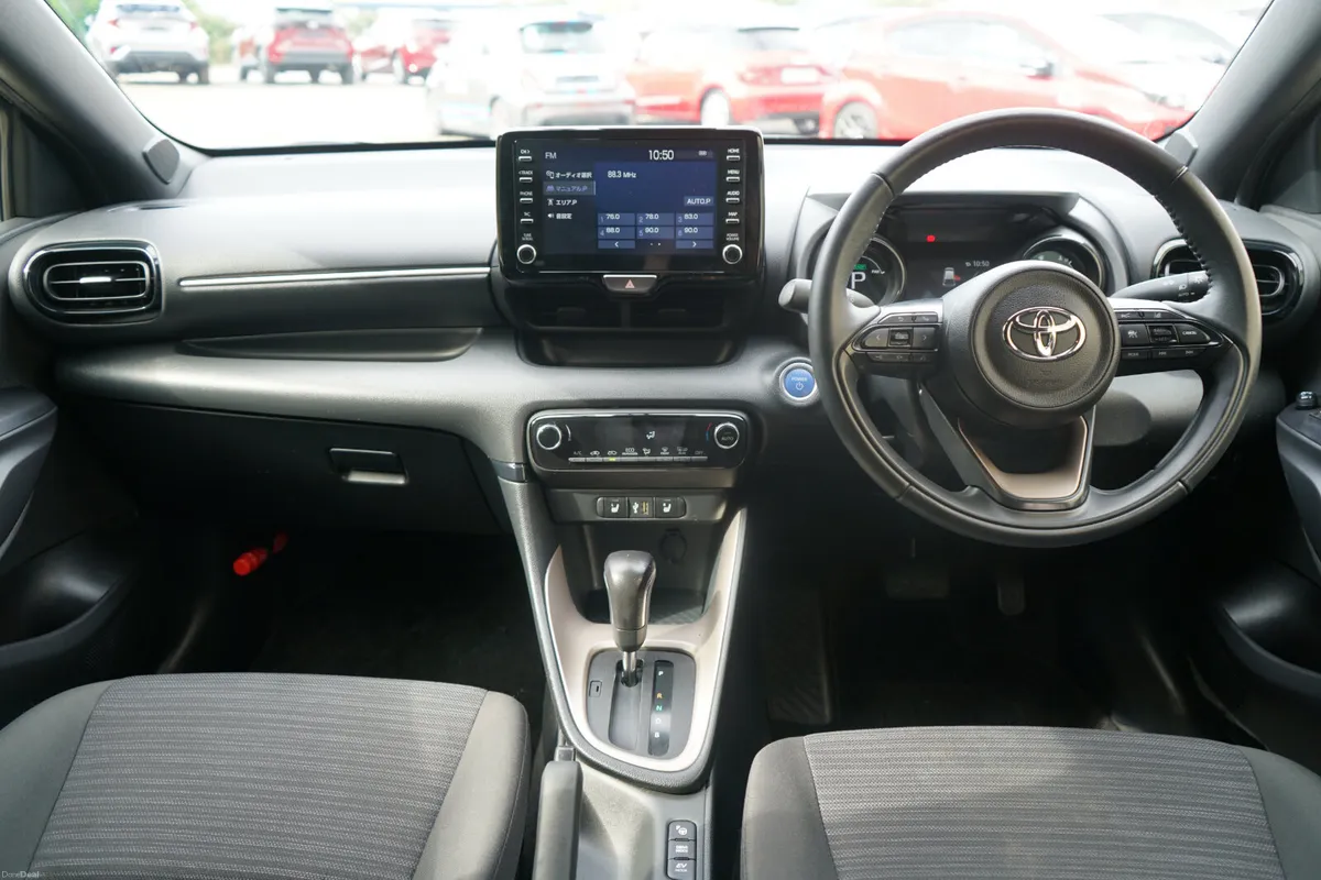 2021 Toyota Yaris Hybrid - Image 3