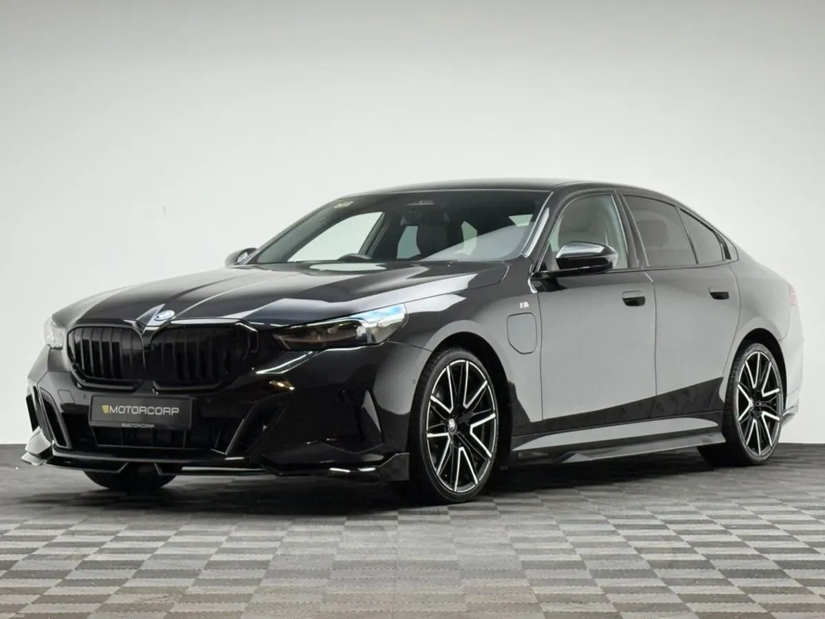 BMW 5-Series 530E M SPORT - Image 3