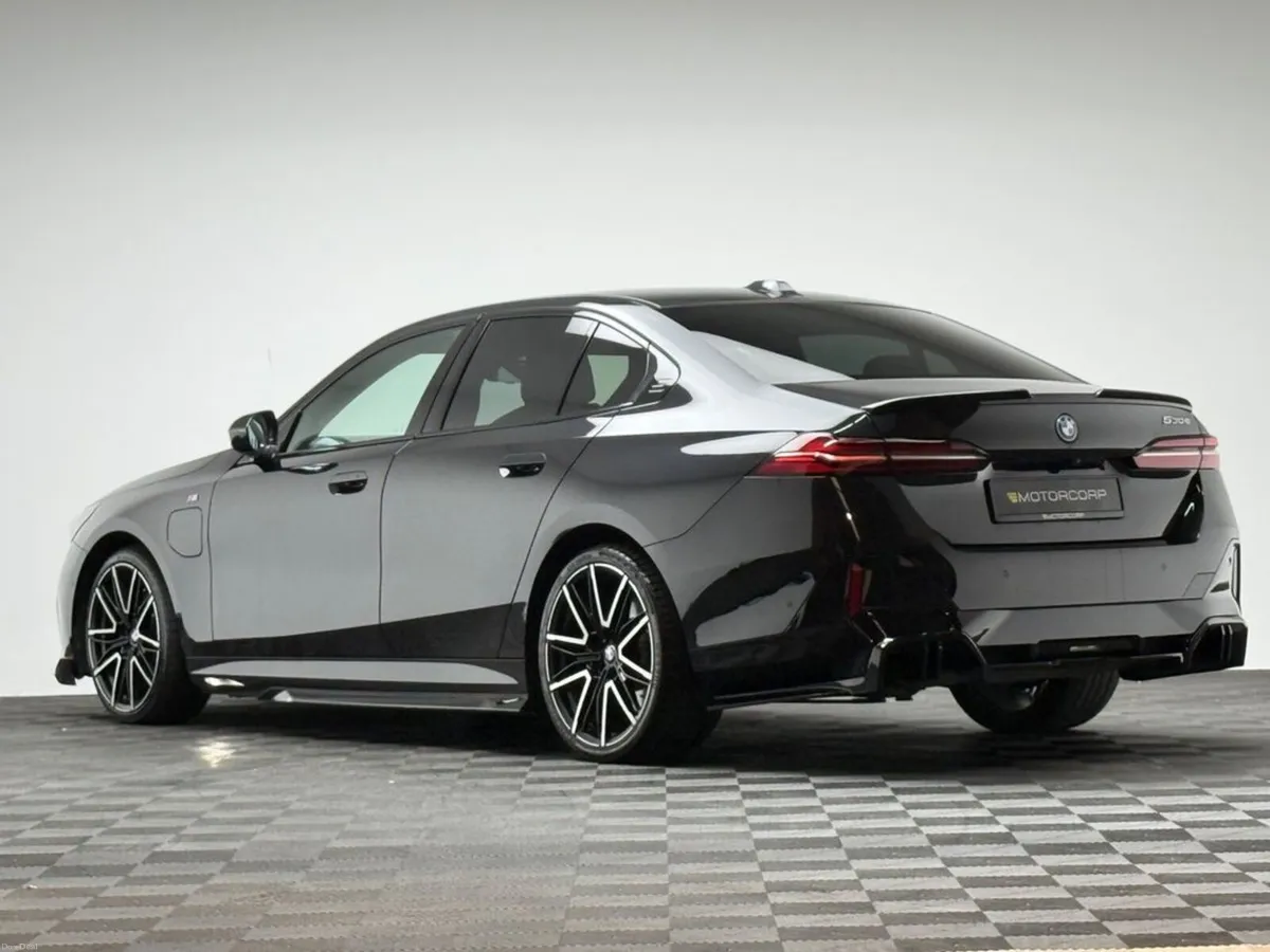 BMW 5-Series 530E M SPORT - Image 5
